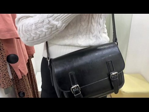 ❤️ ʻO ka masturbation lehulehu o FeralBerry ʻōpio me kahi dildo i loko o ka lumi kūpono ❌ Anal porn ia makou ❌️